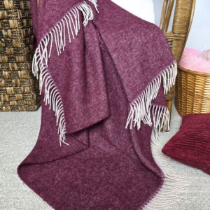 Alternative view of Wollplaid & Wolldecke "Tirol A" rot