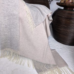 Alternative view of Wolldecke & Wollplaid, 90 % Merinowolle,10% Kaschmir "Faro DF" rosa-grau