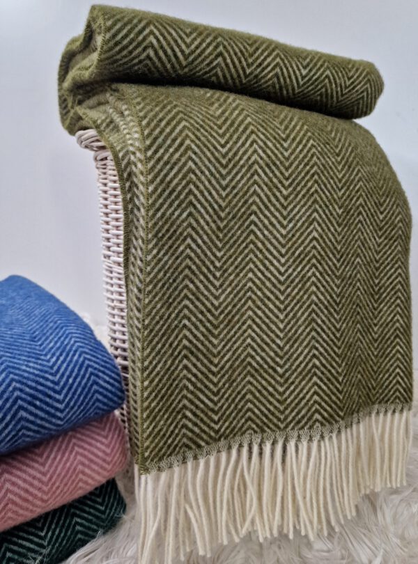 Wollplaid & Wolldecke "Tirol-M" olive – Bild 3