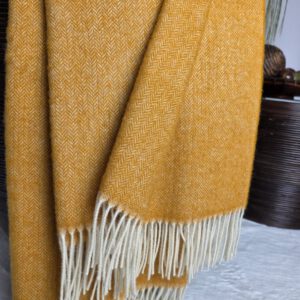 Alternative view of Wollplaid & Wolldecke "Tirol A" senf