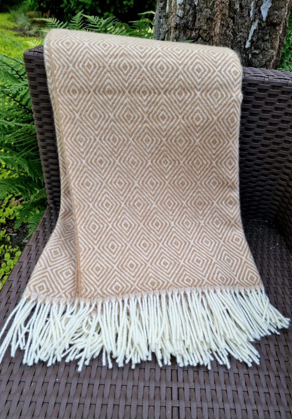Wollplaid & Wolldecke "Tirol-V" beige – Bild 3