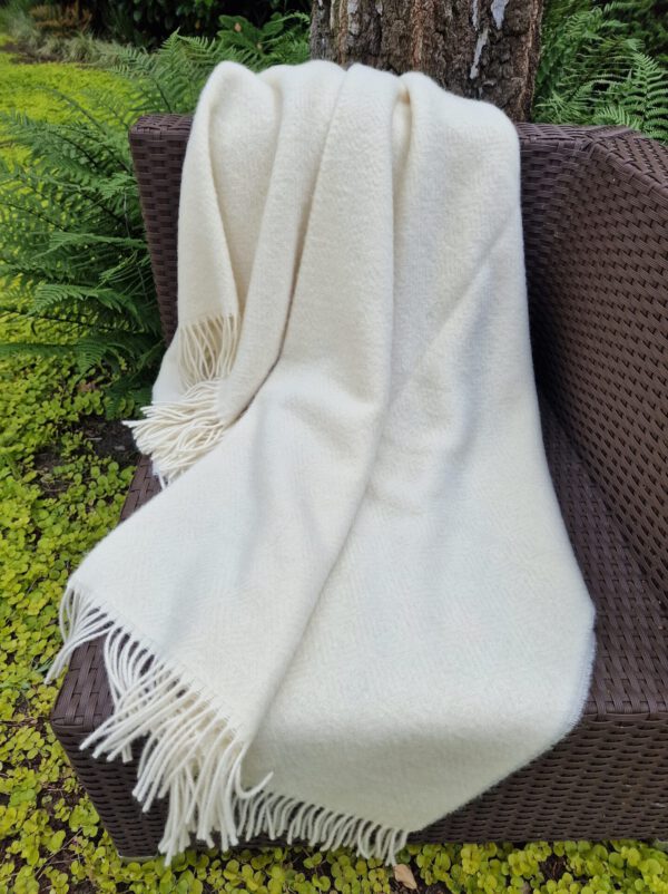 Wollplaid & Wolldecke "Tirol-V" cremeweiß/elfenbein – Bild 3