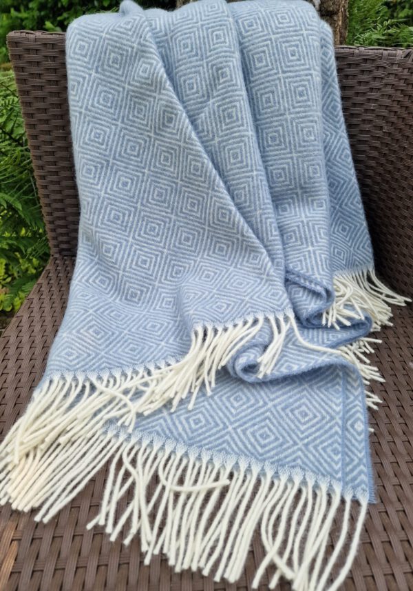 Wollplaid & Wolldecke "Tirol-V" hellblau – Bild 5