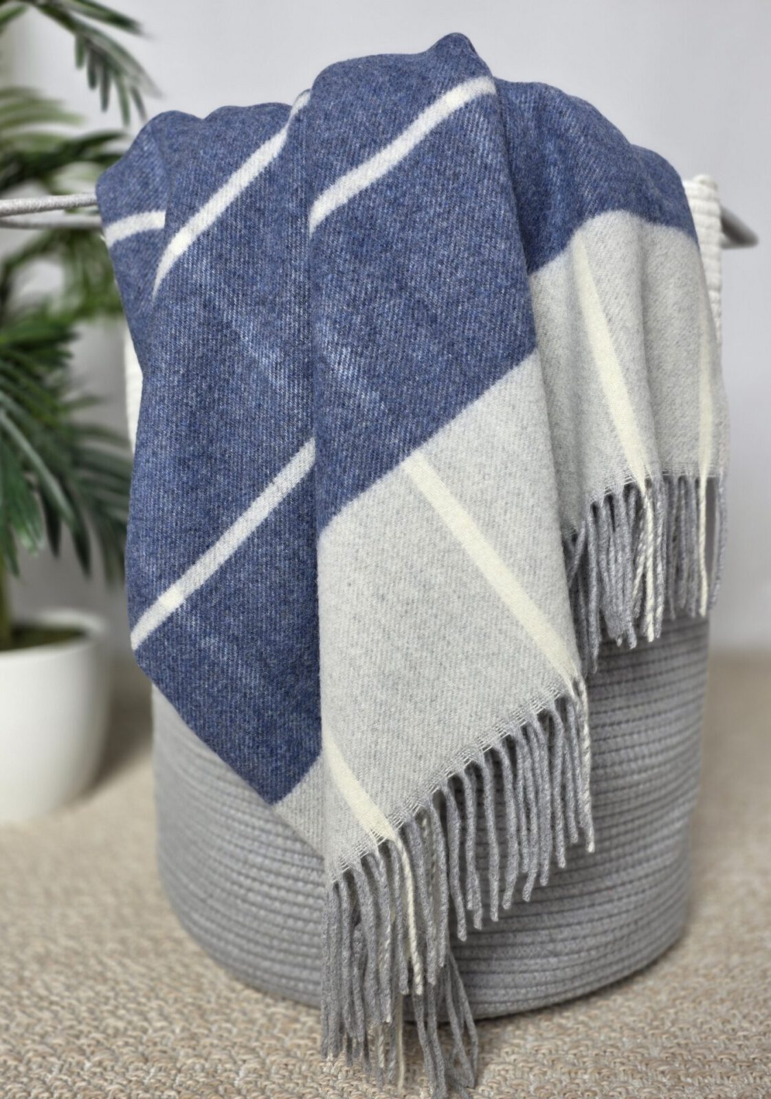 Wolldecken und Wollplaids