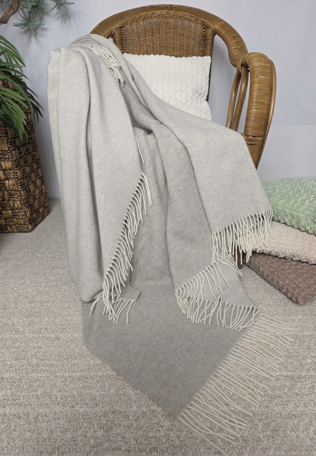 Wolldecke & Wollplaid, 90 % Merinowolle,10% Kaschmir "Faro DF" weiß-beige/grau – Bild 3