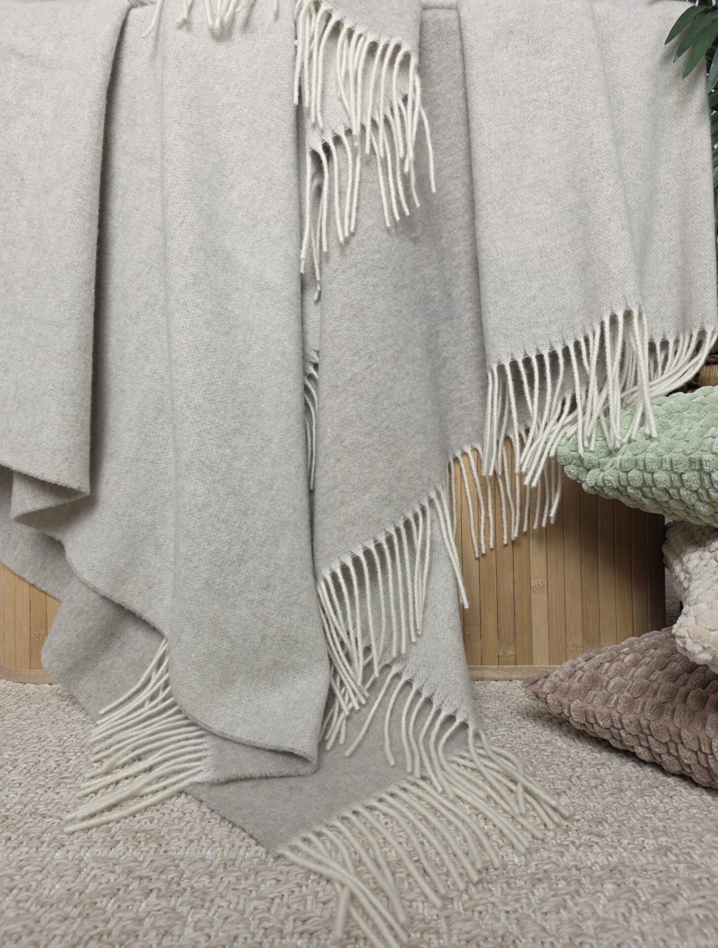 Wolldecke & Wollplaid, 90 % Merinowolle,10% Kaschmir "Faro DF" weiß-beige/grau – Bild 2