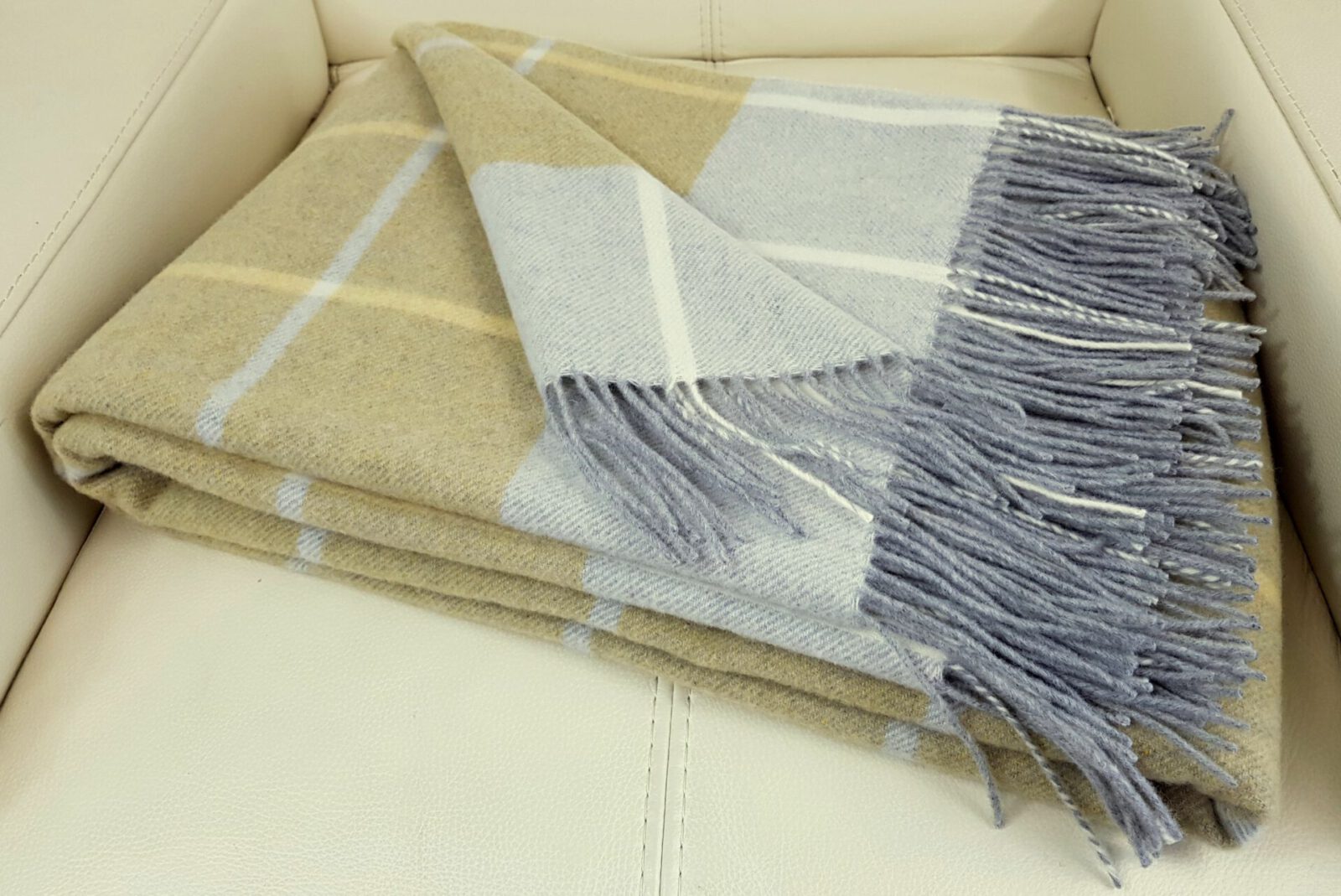 Wolldecken und Wollplaids