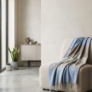 Alternative view of Wolldecke & Wollplaid, 90 % Merinowolle,10% Kaschmir "Faro Q" grau-braun-blau