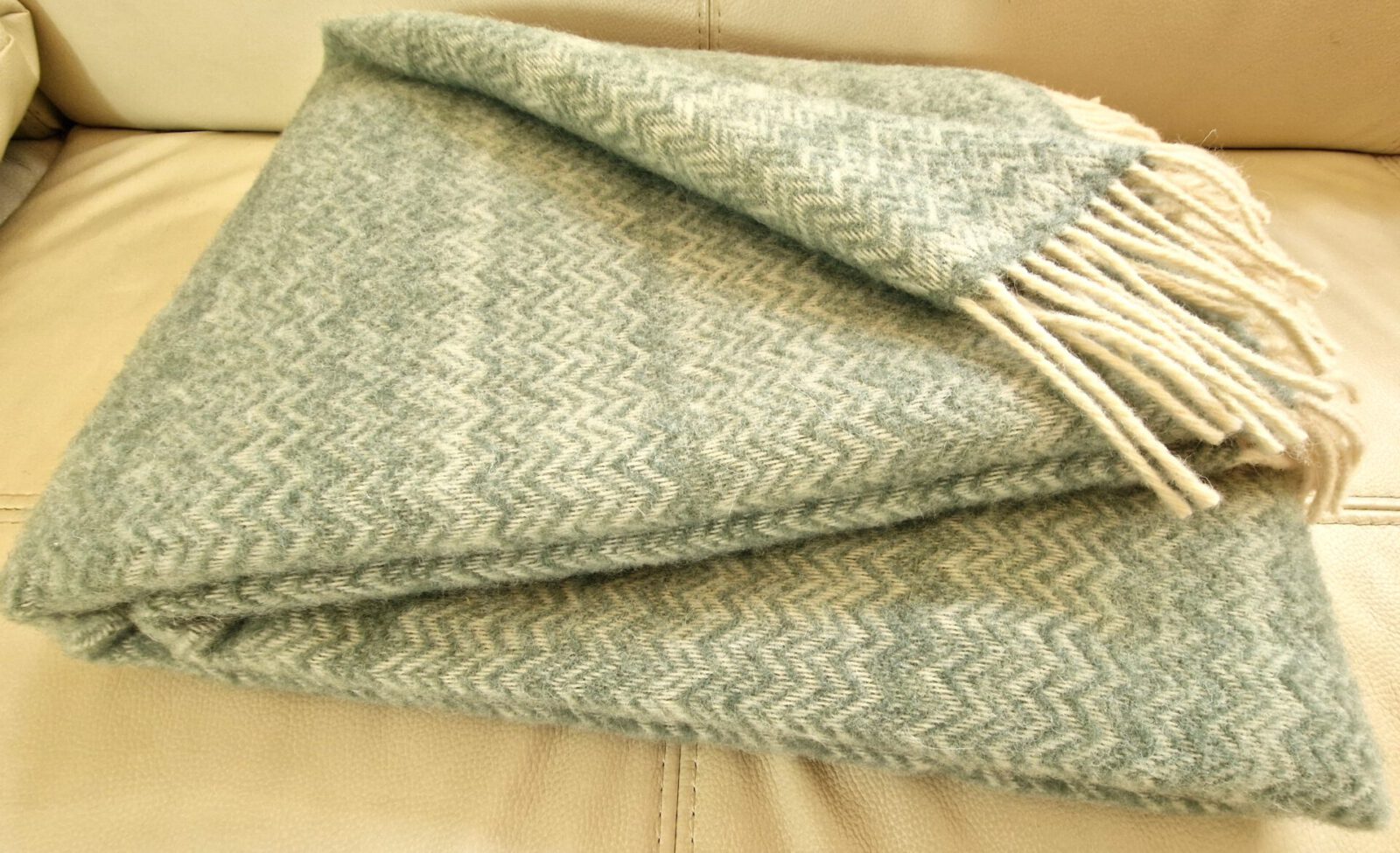 Wolldecken und Wollplaids