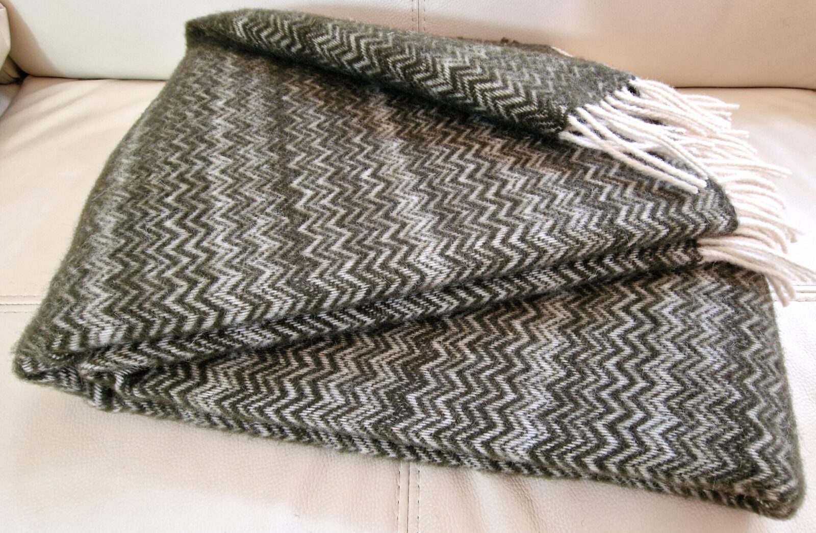 Wolldecken und Wollplaids