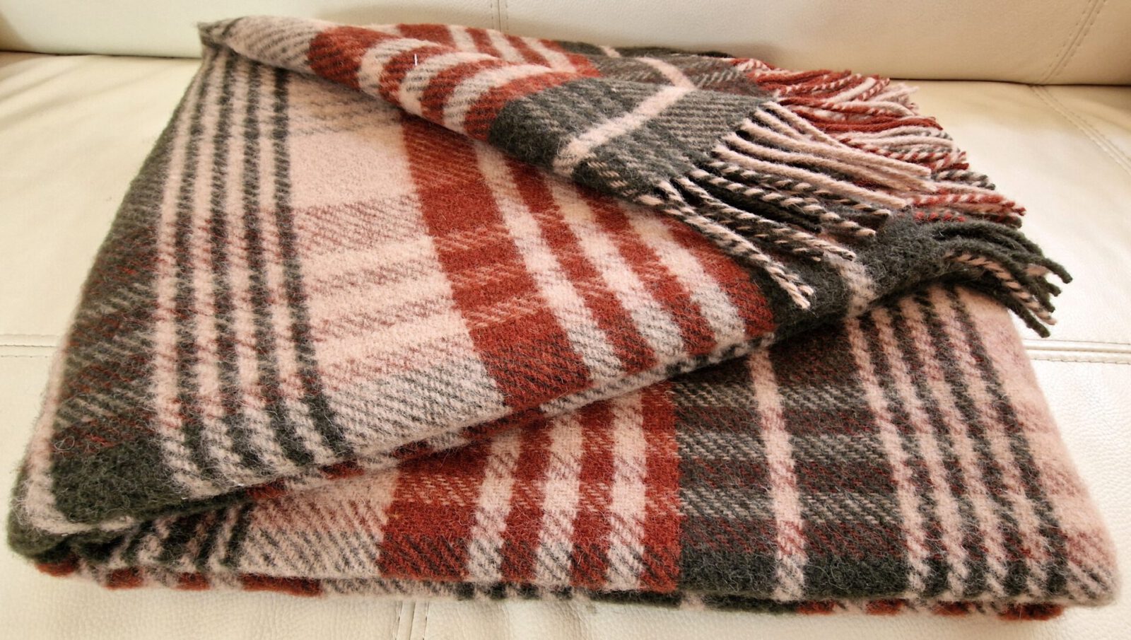 Wolldecken und Wollplaids