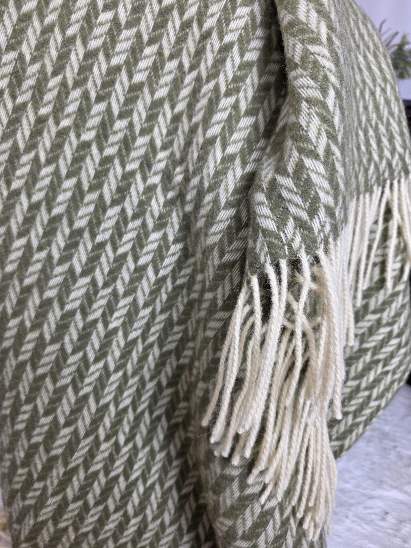 Wollplaid & Wolldecke "Tirol W" olive – Bild 3