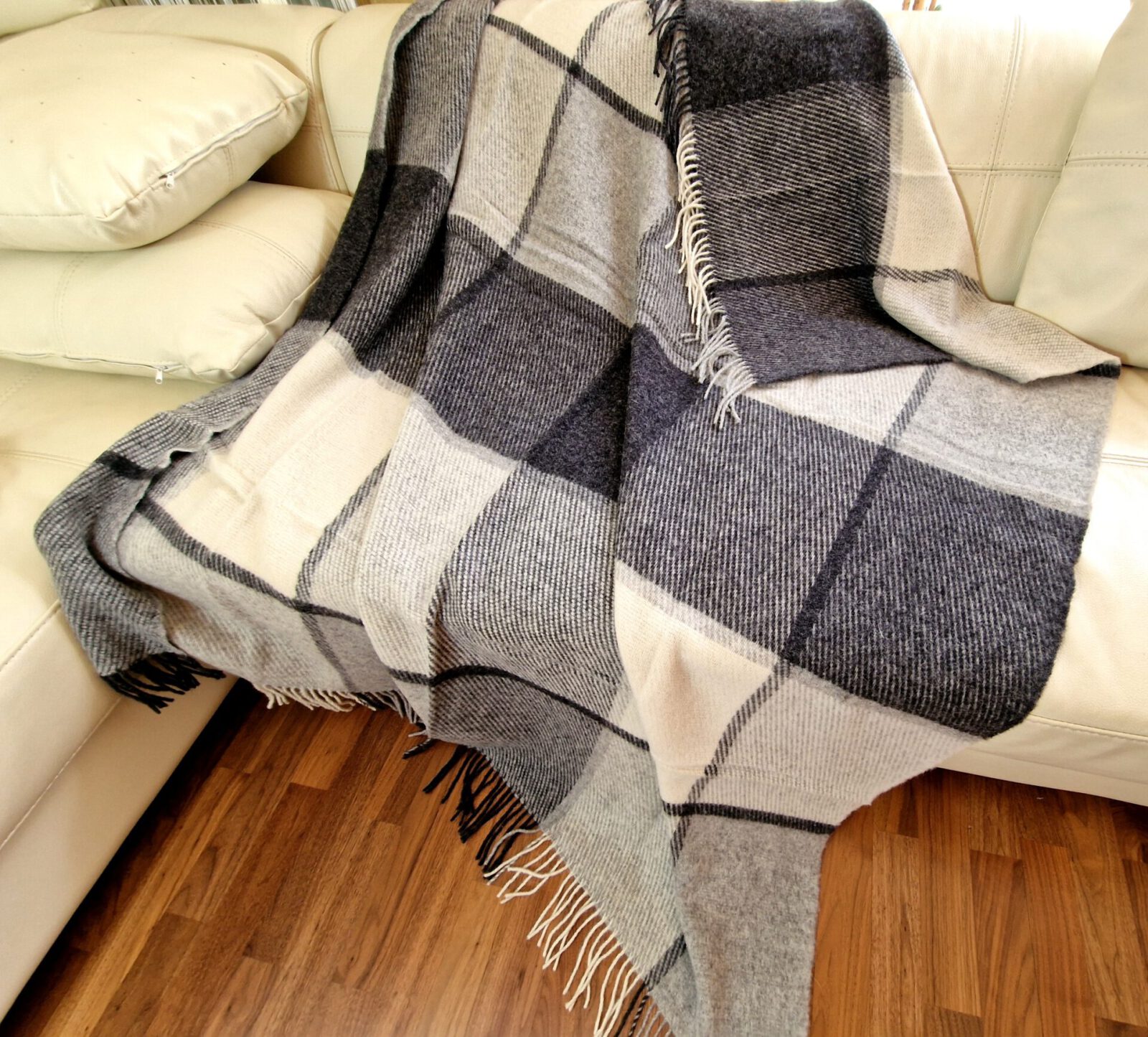 Wolldecken und Wollplaids