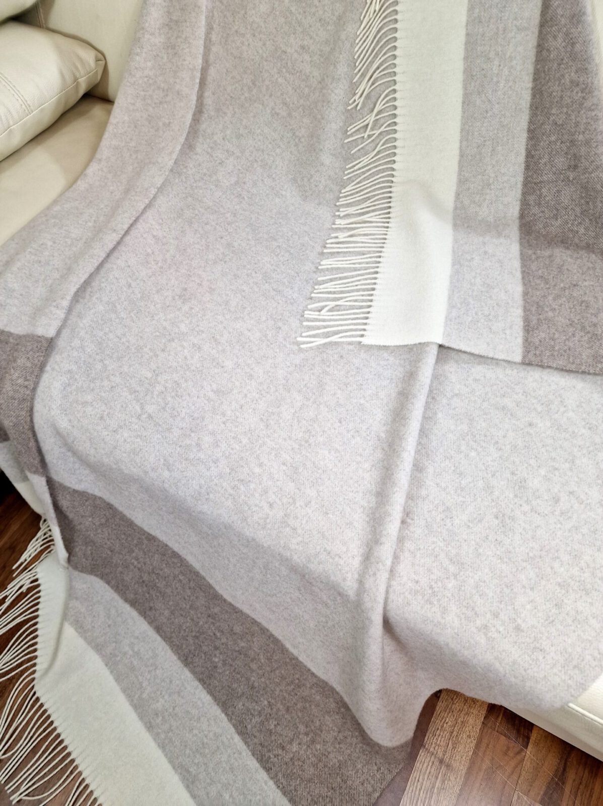 Wolldecken und Wollplaids