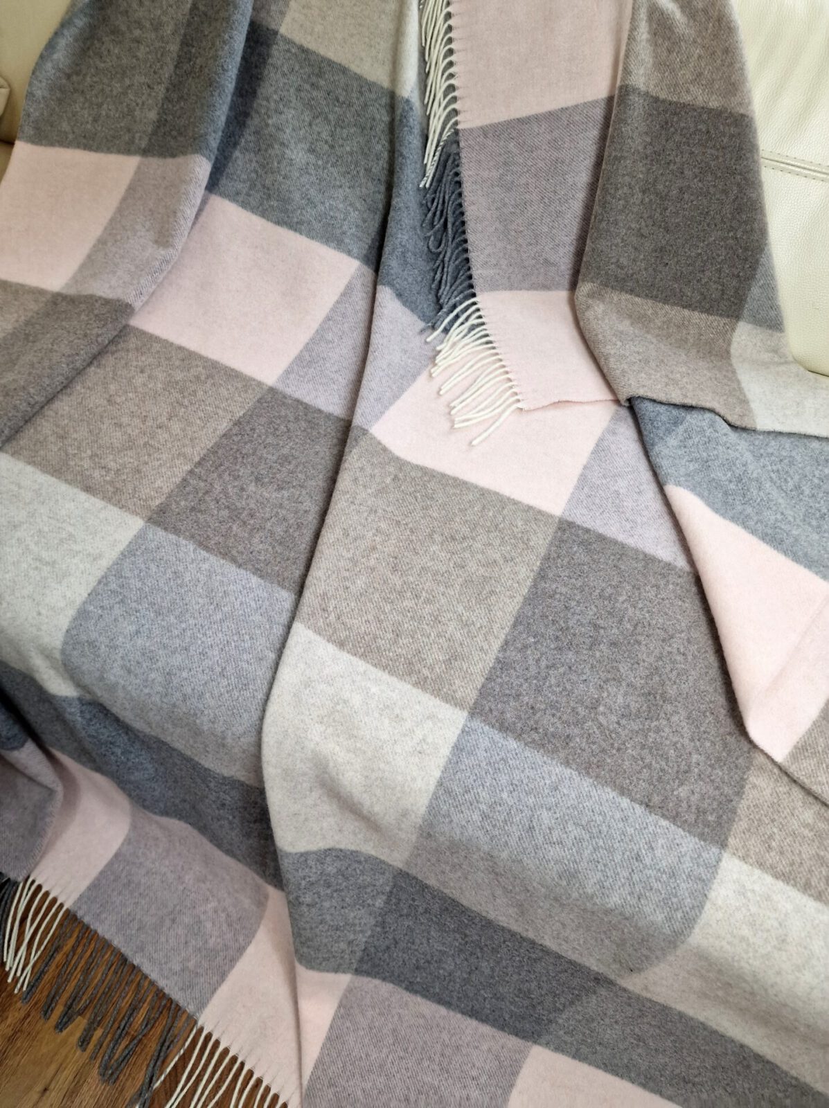 Wolldecken und Wollplaids
