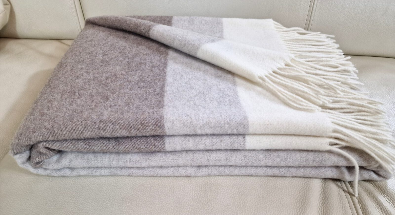 Wolldecken und Wollplaids