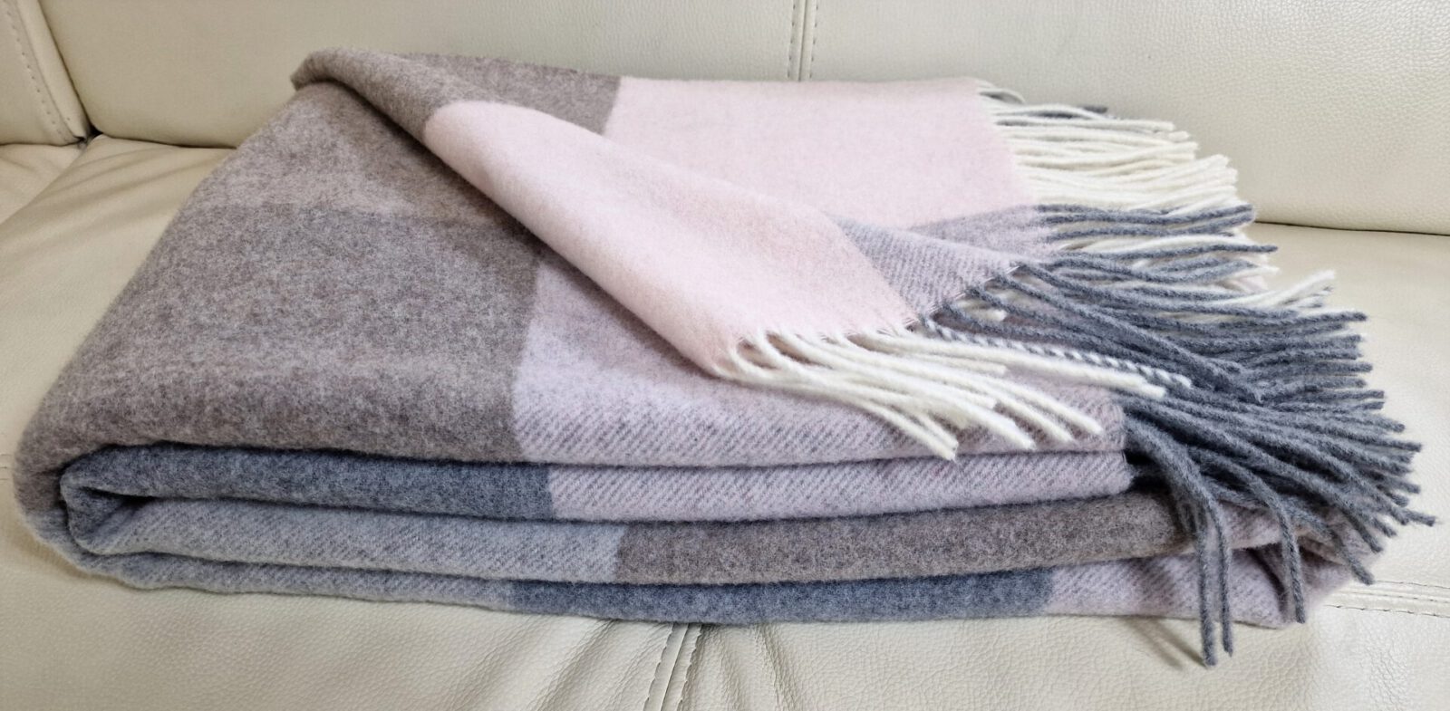 Wolldecken und Wollplaids