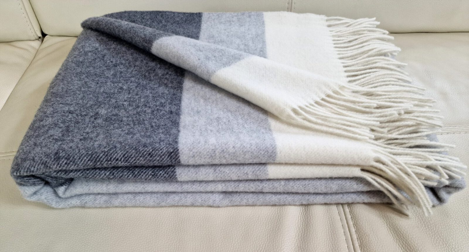 Wolldecken und Wollplaids