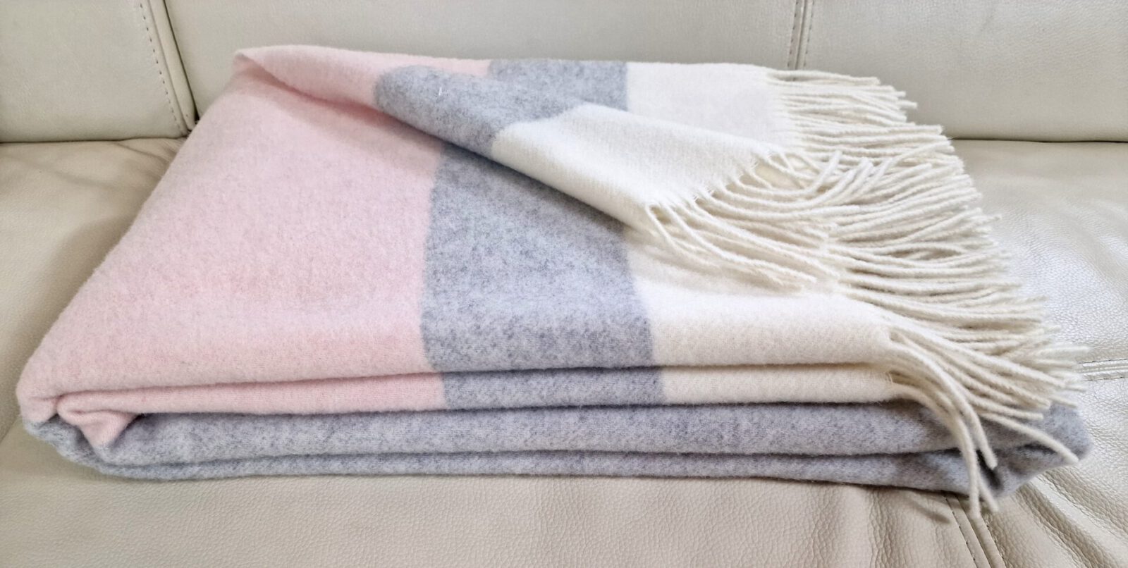 Wolldecken und Wollplaids