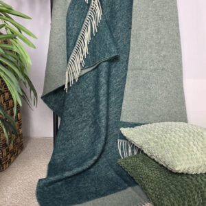 Alternative view of Wollplaid & Wolldecke "Tirol DFD" hellolive-grün