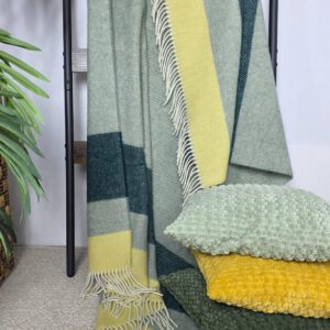 Alternative view of Wollplaid & Wolldecke "Tirol S" hellolive-grün-gelb