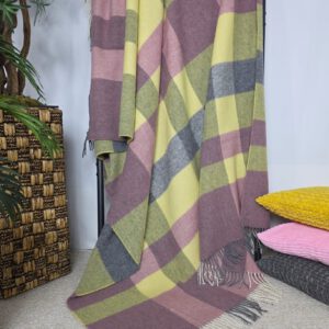 Alternative view of Wollplaid & Wolldecke "Tirol Q" gelb-rosa-grau