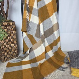 Alternative view of Wollplaid & Wolldecke "Tirol Q" senf-grau-weiß