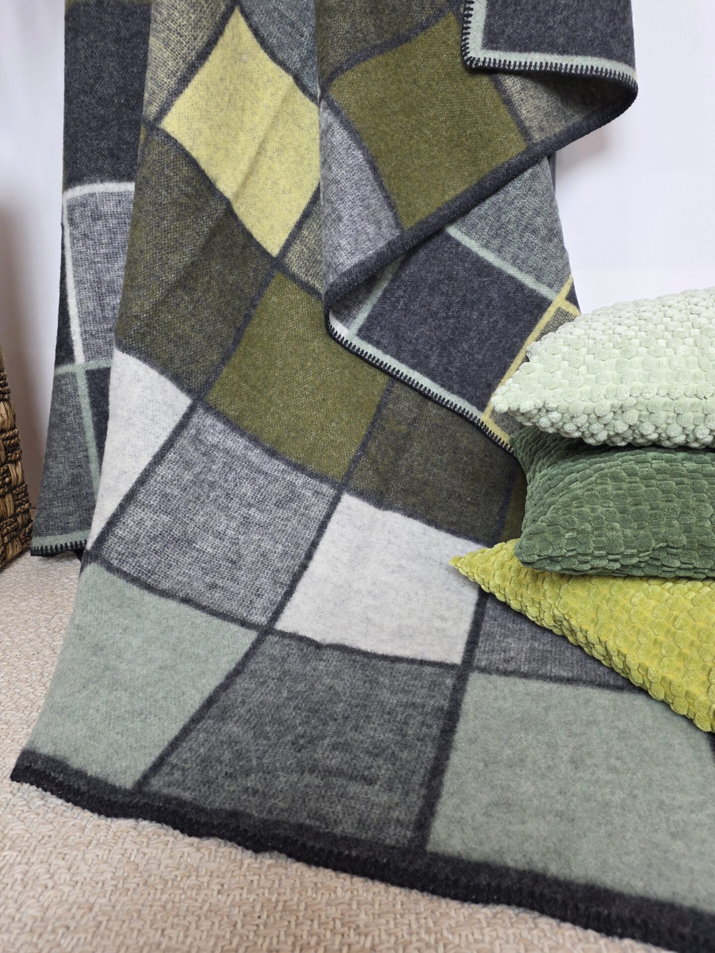 Wollplaid & Wolldecke "Selva SQ" grün-olive – Bild 4