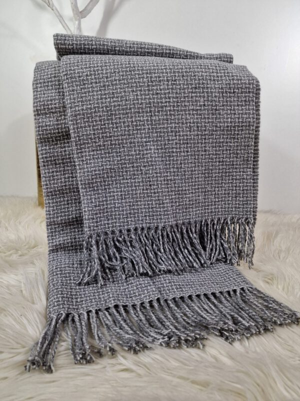 Plaid & Decke aus Polyester und Acryl "Palmera-R" hellgrau-weiß – Bild 2