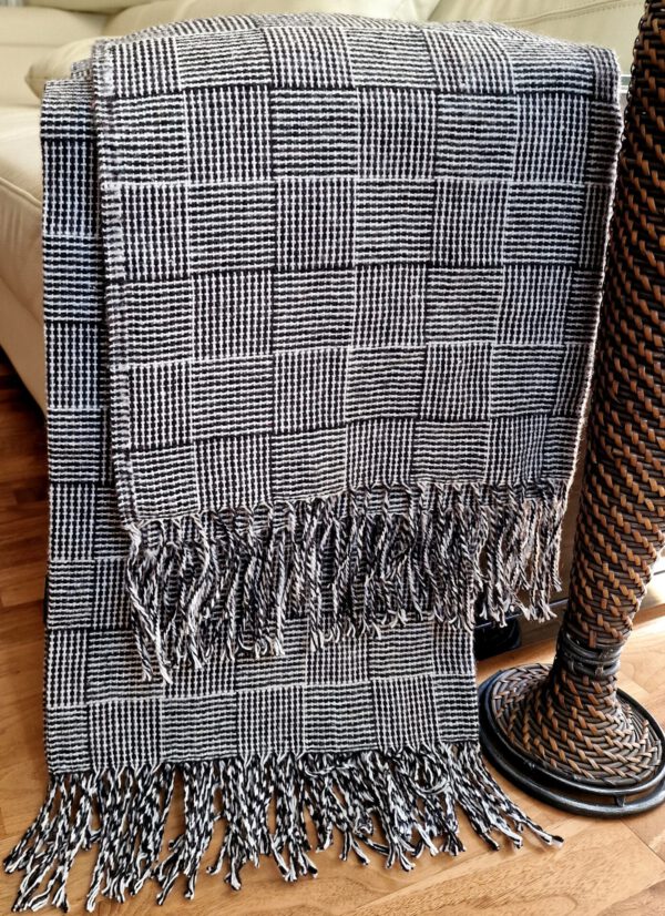 Plaid & Decke aus Polyester und Acryl "Palmera-P" dunkelbraun-weiß – Bild 2
