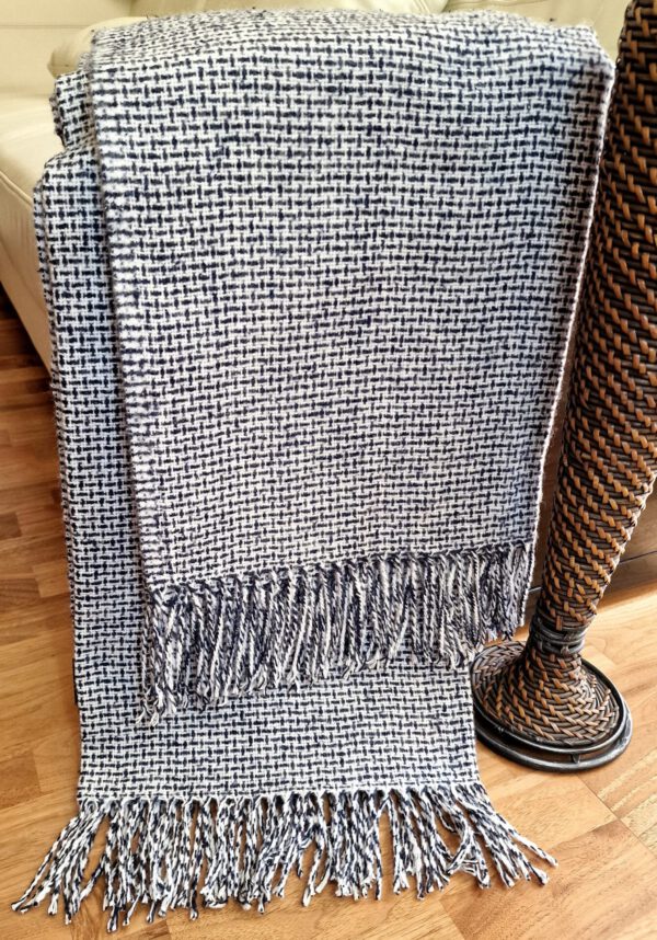 Plaid & Decke aus Polyester und Acryl "Palmera-R" weiß-dunkelblau – Bild 2