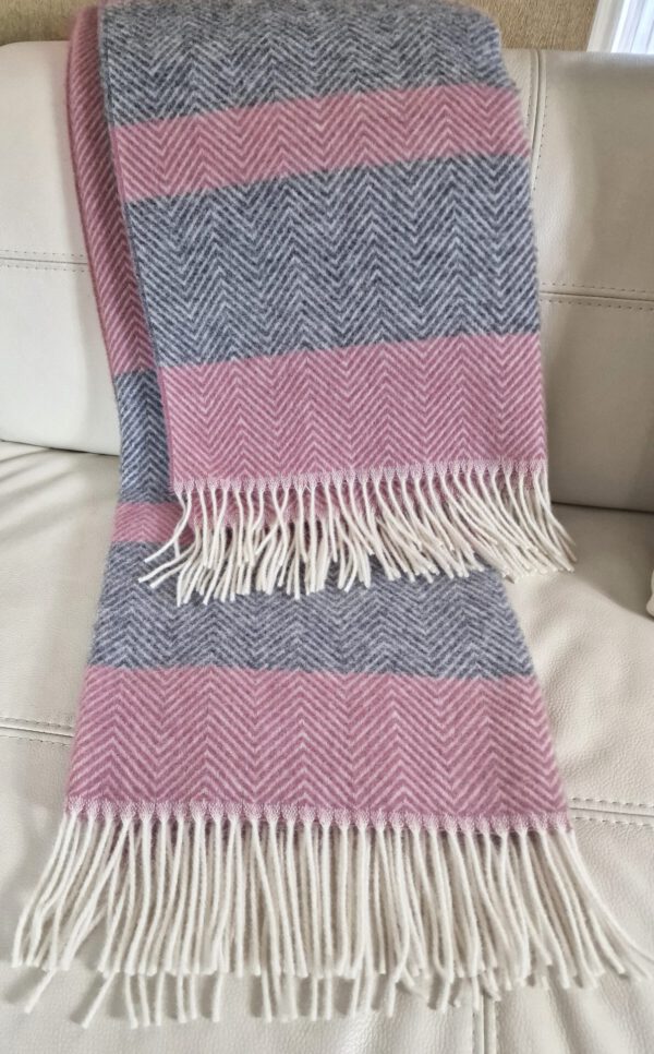 Wollplaid & Wolldecke "Tirol-M" rosa-grau – Bild 2