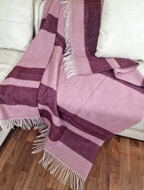 Wollplaid & Wolldecke "Tirol-M" rosa-dunkelrot – Bild 3