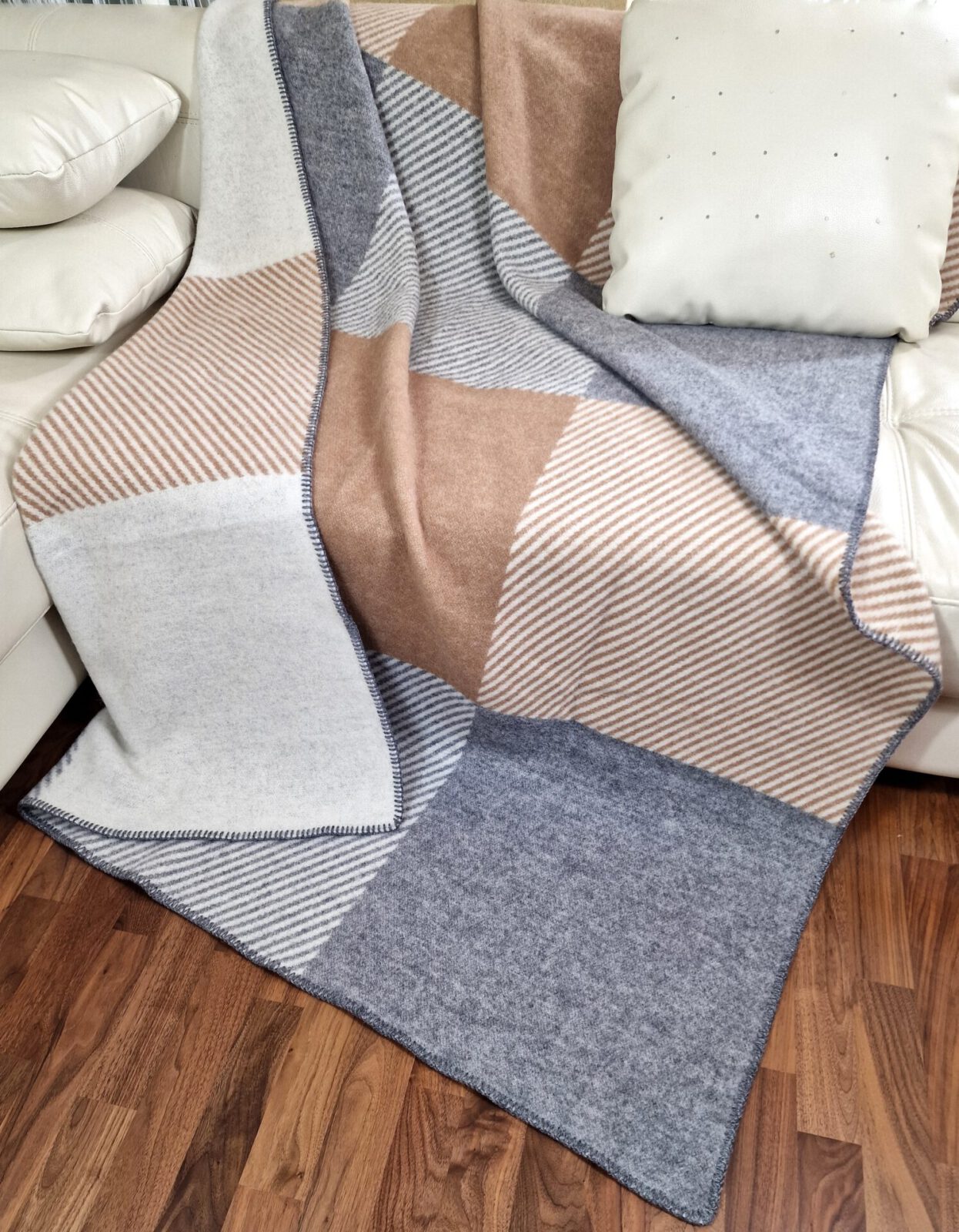 Wolldecken und Wollplaids