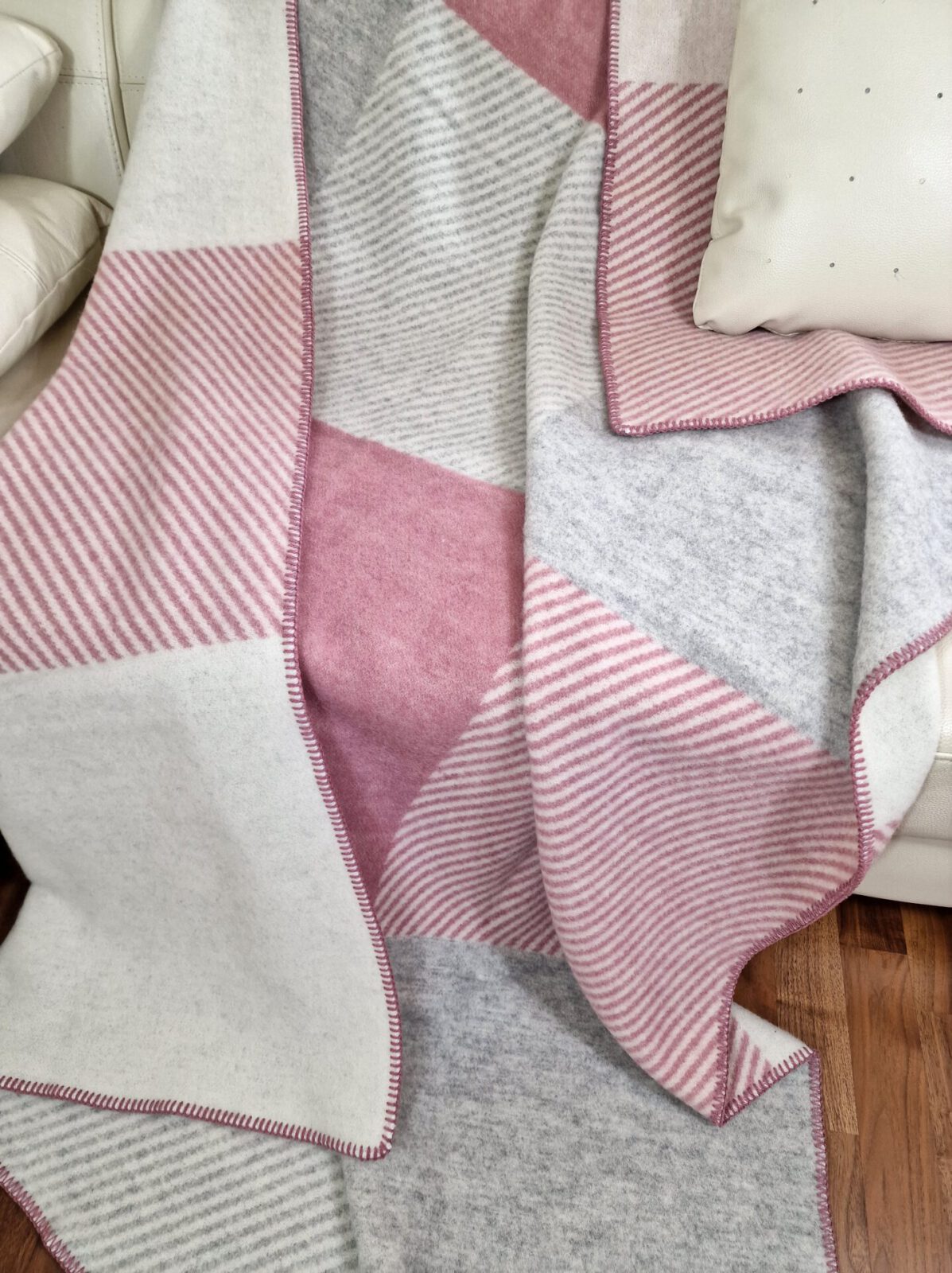 Wolldecken und Wollplaids