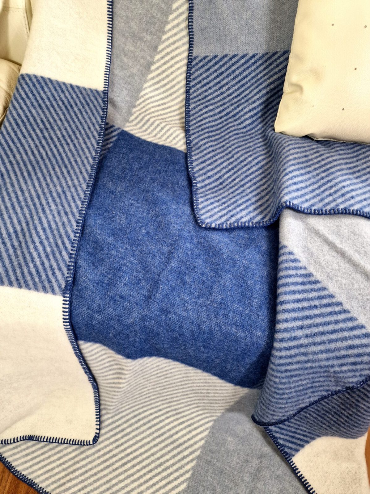 Wolldecken und Wollplaids