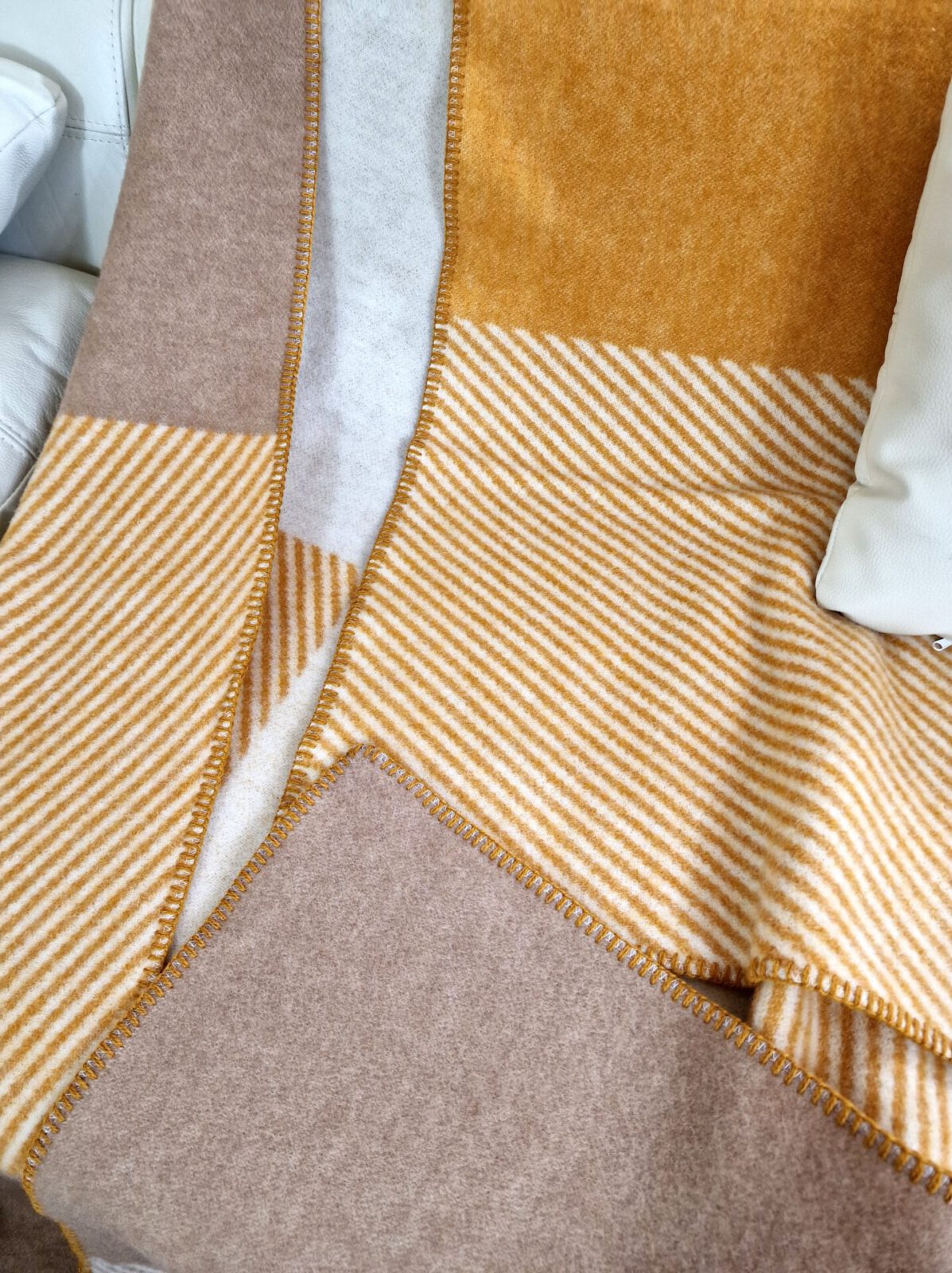 Wolldecken und Wollplaids
