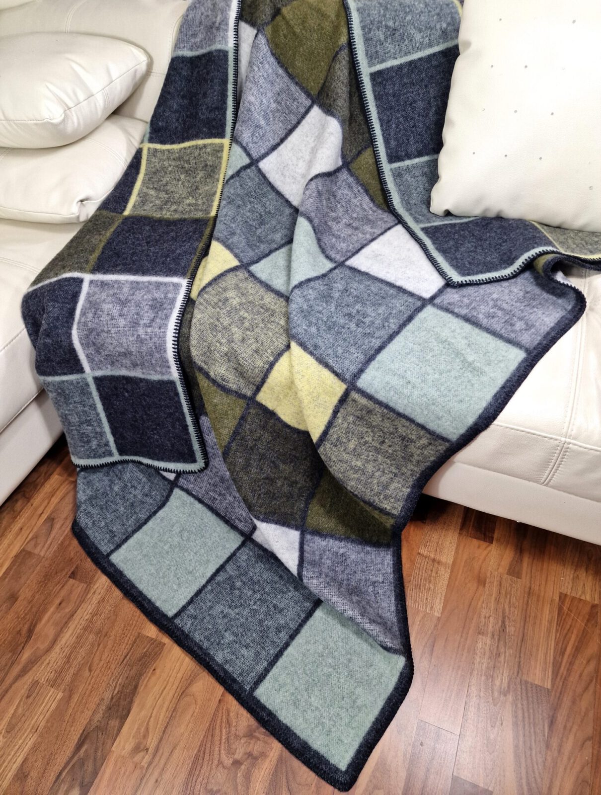 Wolldecken und Wollplaids