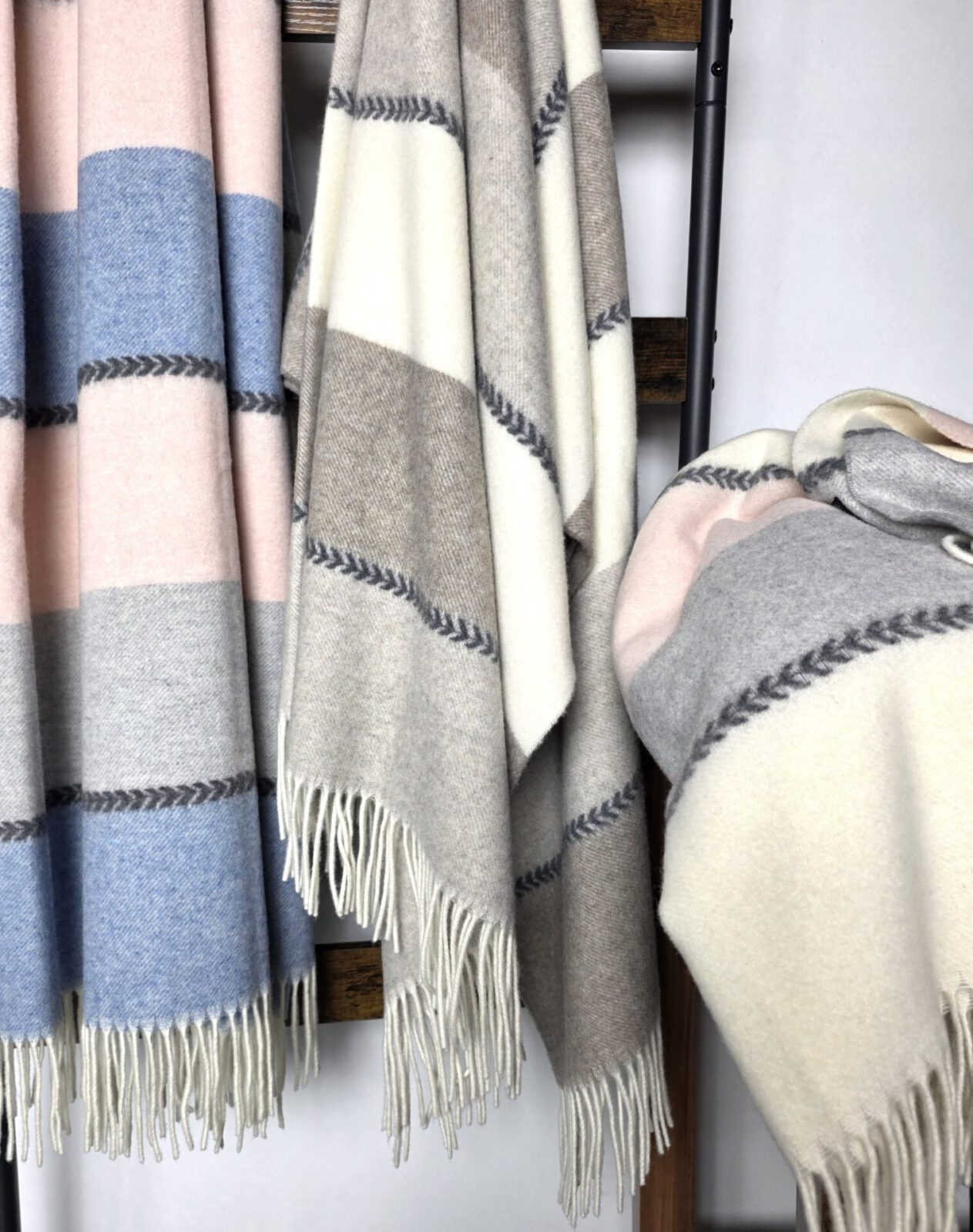 Wolldecken und Wollplaids
