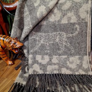 Alternative view of Wollplaid & Wolldecke "Tirol T Leopard" braun-beige