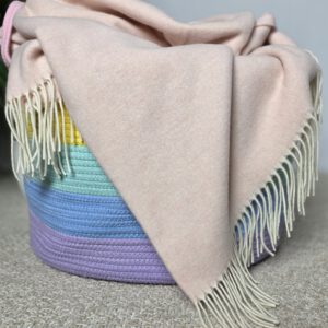 Alternative view of Wolldecke & Wollplaid, 90 % Merinowolle,10% Kaschmir "Faro C" rosa