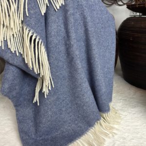 Alternative view of Wolldecke & Wollplaid, 90 % Merinowolle,10% Kaschmir "Faro C" dunkelblau