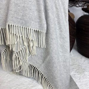 Alternative view of Wolldecke & Wollplaid, 90 % Merinowolle,10% Kaschmir "Faro C" hellgrau