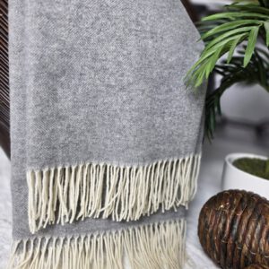 Wolldecke & Wollplaid, 90 % Merinowolle,10% Kaschmir "Faro C" grau