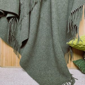 Alternative view of Wolldecke & Wollplaid, 90 % Merinowolle,10% Kaschmir "Faro U" olive