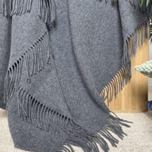 Alternative view of Wolldecke & Wollplaid, 90 % Merinowolle,10% Kaschmir "Faro U" dunkelgrau