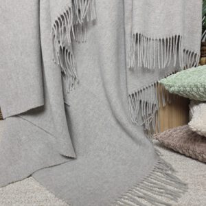 Alternative view of Wolldecke & Wollplaid, 90 % Merinowolle,10% Kaschmir "Faro U" beige-grau