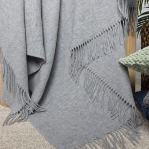 Alternative view of Wolldecke & Wollplaid, 90 % Merinowolle,10% Kaschmir "Faro U" hellgrau