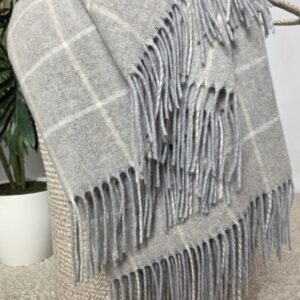 Alternative view of Wolldecke & Wollplaid, 90 % Merinowolle,10% Kaschmir "Faro J" hellgrau-beige