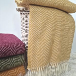 Alternative view of Wollplaid & Wolldecke "Tirol M" gelb/ocker